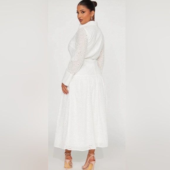 White Eyelet Button-Up Dress With Tie Belt B - Picture 2 of 11